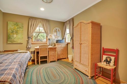 6 Cason Dr, Commack NY 11725-1909 exterior