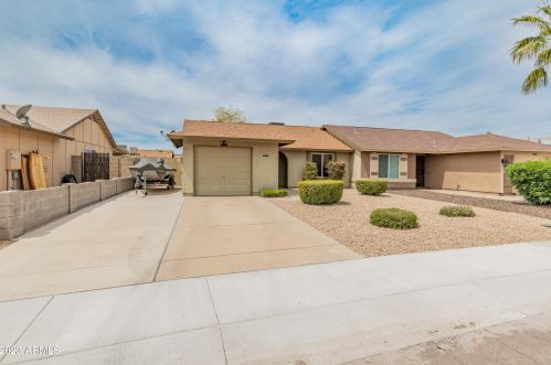 20246 30th Dr, Phoenix, AZ 85027-3122