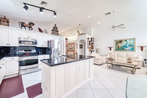 9627 Orchid Grove Trl, Boynton Beach FL 33437-5475 exterior