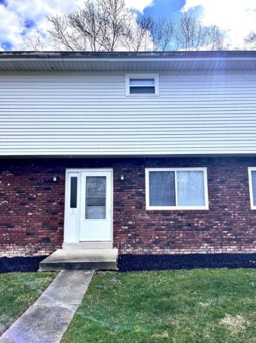 909 Chapel Rd, Monaca PA 15061-2724 exterior