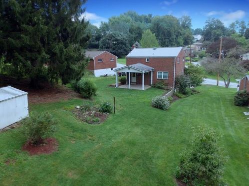 165 Holiday Park Dr, Pittsburgh, PA 15239-2360