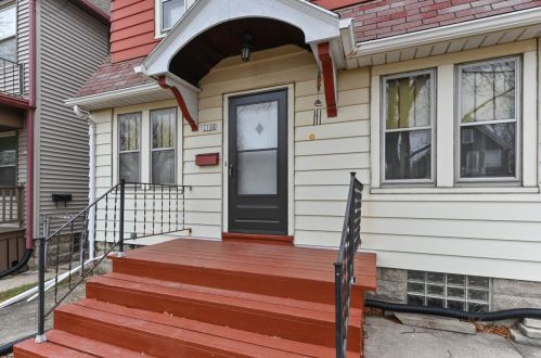 1110 61st St, Milwaukee, WI 53214-3205