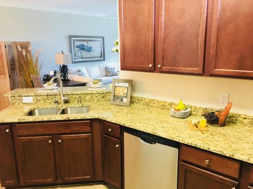 1403 Oceania Dr, Naples FL 34113 exterior