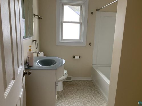 132 Winona St, Duluth MN 55803-1809 exterior