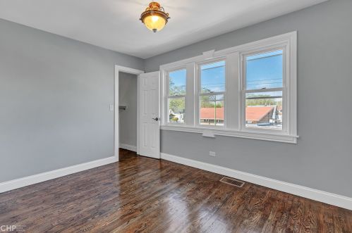 6749 Damen Ave, Chicago IL  60636-3204 exterior