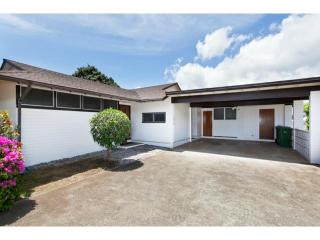 1036 Ala Lilikoi St, Honolulu HI  96818-2312 exterior