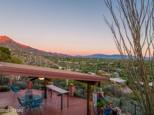 6822 Table Mtn Rd, Tucson AZ 85718-1328 exterior