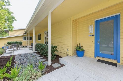 586 Yucca Rd, Naples, FL 34102-5107