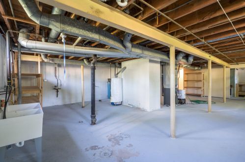 219 Daphne Rd, Milwaukee WI 53209-3346 exterior