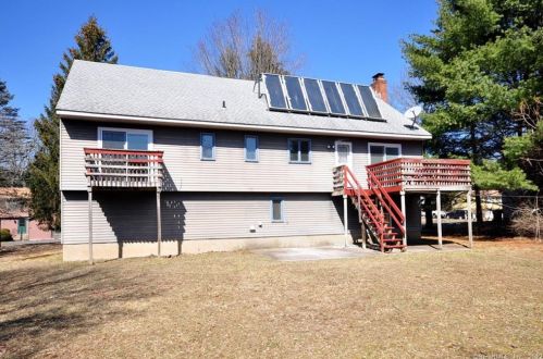 8 Broadleaf Cir, Windsor, CT 06095-1633