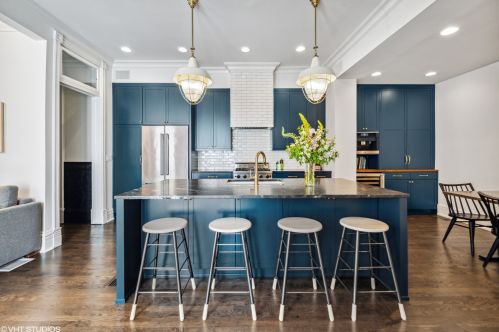 2044 Bissell St, Chicago IL 60614-4206 exterior