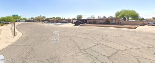8129 Balfour Dr, Tucson, AZ 85710-2427