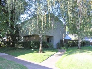 510 Elmhurst Cir, Sacramento CA  exterior