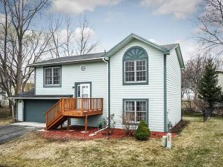 4447 Slater Rd, Saint Paul MN  55122-2382 exterior