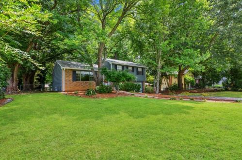 1866 Hillsway, Lithonia GA 30078-2481 exterior