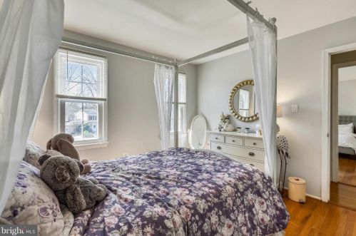 10 Grovepoint Ct, Rockville MD 20854-5505 exterior