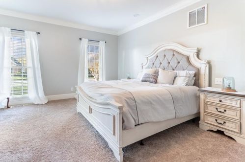 16 Middlefield Ct, Greensboro NC  27455-2257 exterior