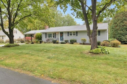 32 Kennedy Dr, Enfield, CT 06082-5338