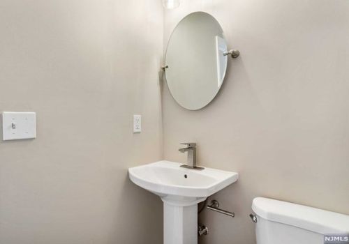 161 St, Union City NJ 07087-5439 exterior