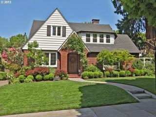 3505 Martins St, Portland, OR 97202-8119