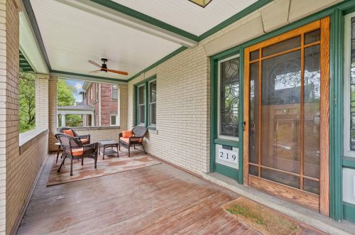 219 Lytton Ave, Pittsburgh, PA 15213-1409