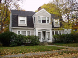 12 Applegarth St, Newton, MA 02459-1111