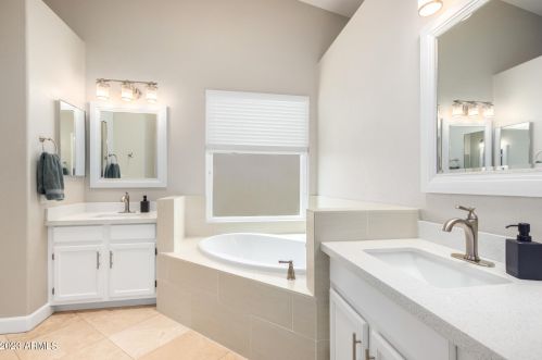 1621 Butler Dr, Chandler AZ 85226-4844 exterior