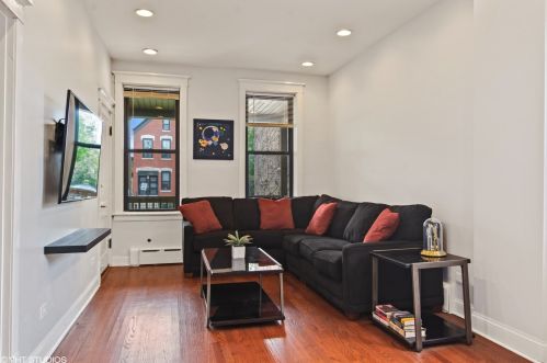 2147 Dickens Ave, Chicago IL 60639-3433 exterior