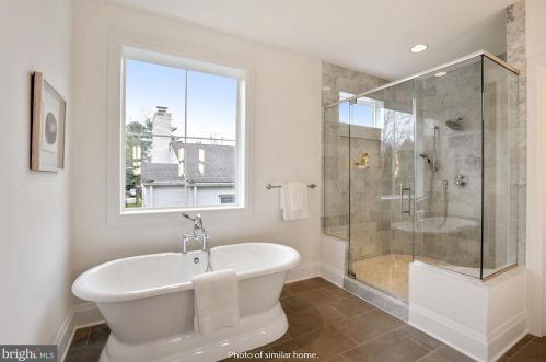 5120 25th Pl, Arlington VA  22207-2603 exterior