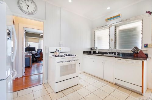 915 17 Ave, Honolulu HI 96816-4105 exterior