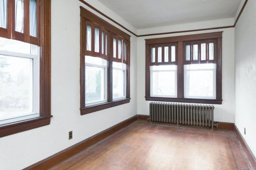 37 Wall Ave, Valhalla NY 10595-1745 exterior