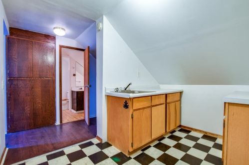 2910 Milwaukee St, Madison WI 53704-5126 exterior