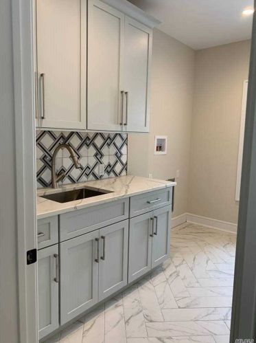 4 Capel Dr, Huntington Station NY 11746-5803 exterior