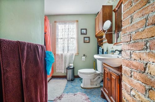 89 Appleton St, Concord NH 03301-5942 exterior