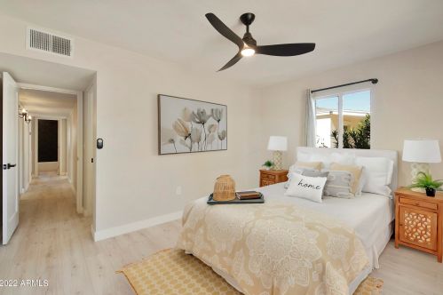 7008 11th Way, Phoenix AZ  85020-5313 exterior