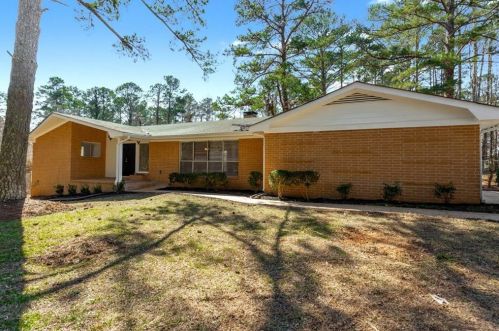 2285 Enon Rd, Atlanta, GA 30331-7839