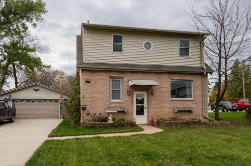 4317 51st St, Milwaukee, WI 53220-3503