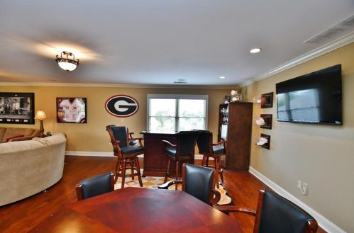 1574 Riverside Dr, Gainesville GA 30501-1843 exterior