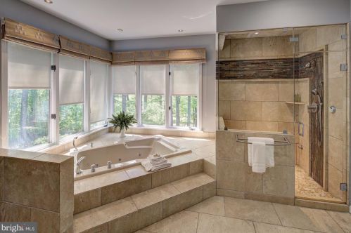 10011 Avenel Farm Dr, Rockville MD 20854-5410 exterior