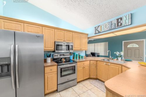 381 Gulfstream Ave, Fort Pierce FL  34983-1218 exterior