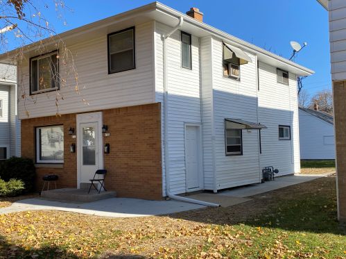 4348 88th St, Milwaukee, WI 53222-1721