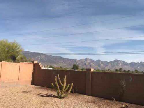 60475 Blackcrest Loop, Tucson, AZ 85739-1946