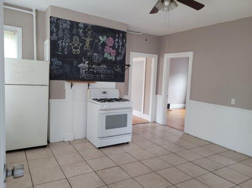 376 Hope St, Providence RI 02906-2651 exterior