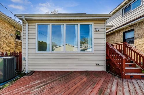 2713 77 Ave, Chicago IL 60707-1406 exterior