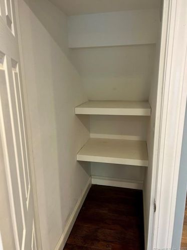 47 Riverside Ave, Norwalk CT 06850-2647 exterior