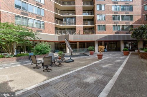 1420 Locust St, Philadelphia PA 19102-4201 exterior