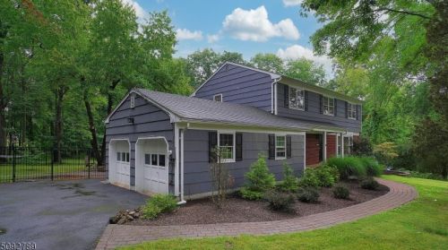 1261 Sherlin Dr, Bridgewater, NJ 08807-1432