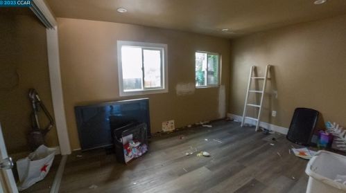 3635 Walnut Ave, Concord CA 94519-1930 exterior