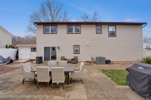 24 Sherwood Ln, Old Bridge NJ 08857-1635 exterior