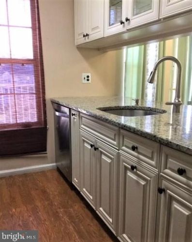 511 Ashton Ln, New Castle DE  19720-3960 exterior